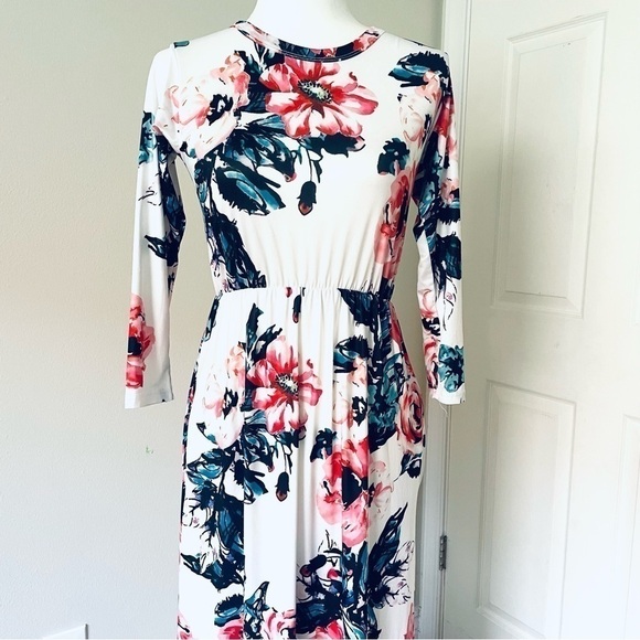 Beautiful Classic Rose Bohemian Maxi Dress White Size Medium - Picture 3 of 7